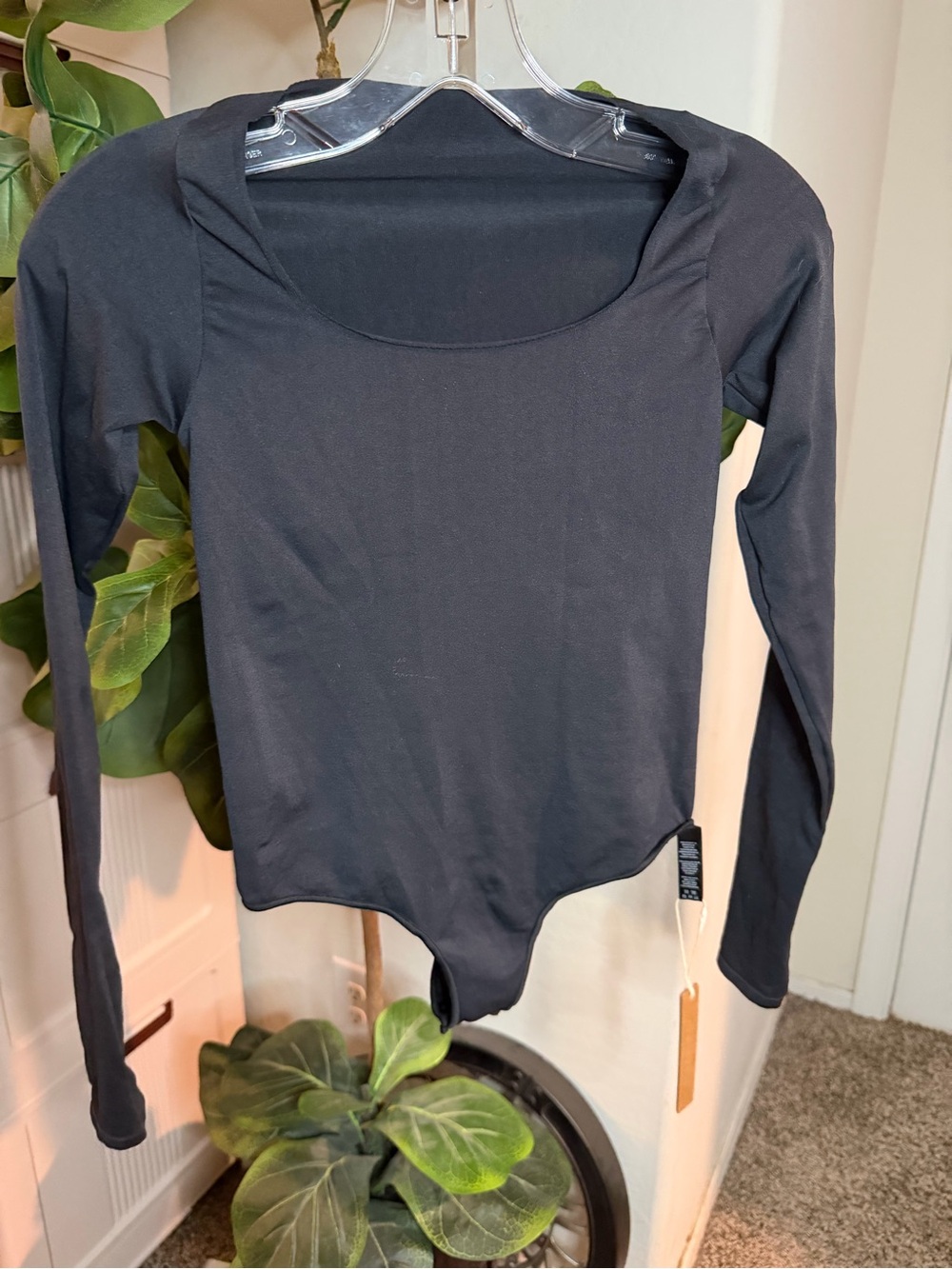 SKIMS Scoop Neck Long Sleeve Black Bodysuit - Picture 4 of 12